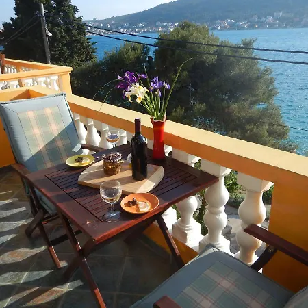 Val's Osljak Apartamento